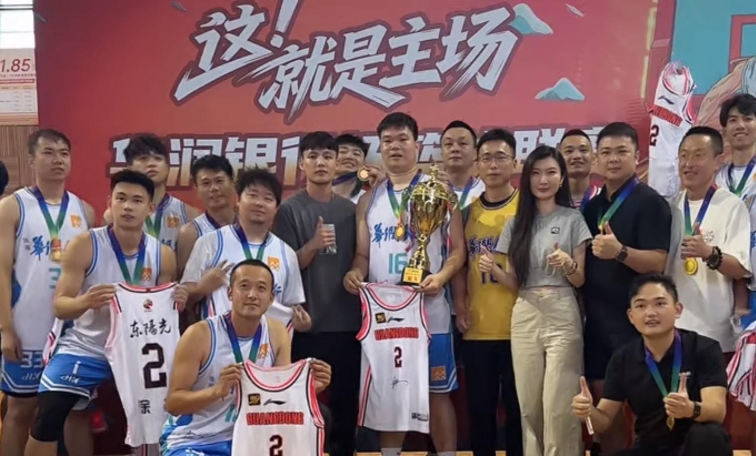 开云体育下载管理-宏远早报！徐杰办球迷见面会，杜锋收获爱将感谢，王洪泽签新合同